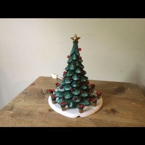 Department 56 Heratage Town Village Ceramic Christmas Tree with Star Topper Used